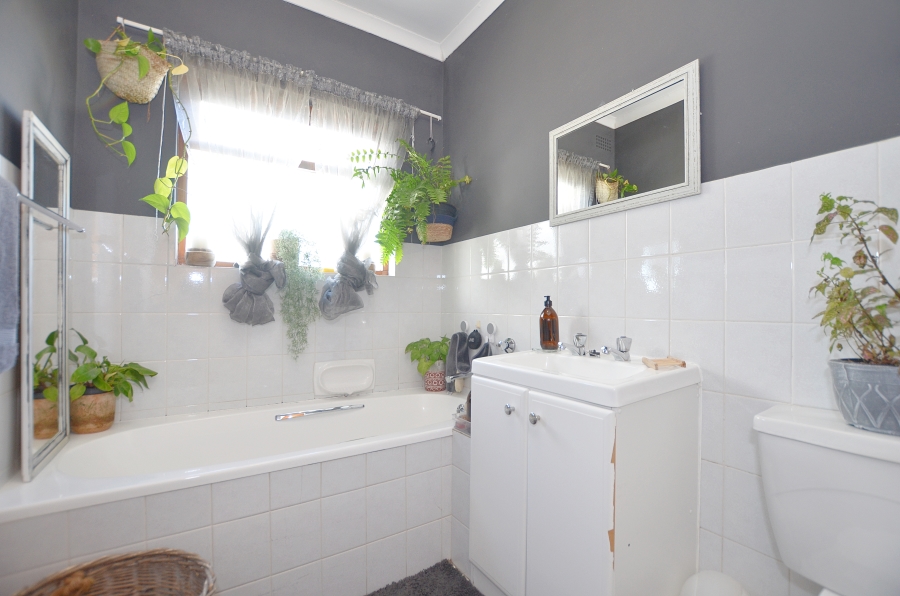 4 Bedroom Property for Sale in Yzerfontein Western Cape